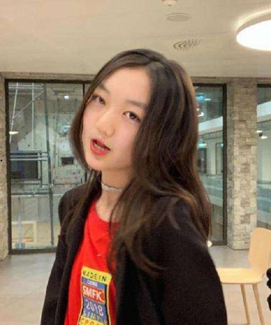 杨玉菡照片正面照,镜头下的优雅与魅力