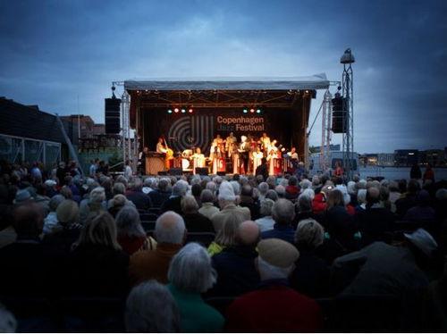 话剧哥本哈根背景音乐,旋律中的历史回响